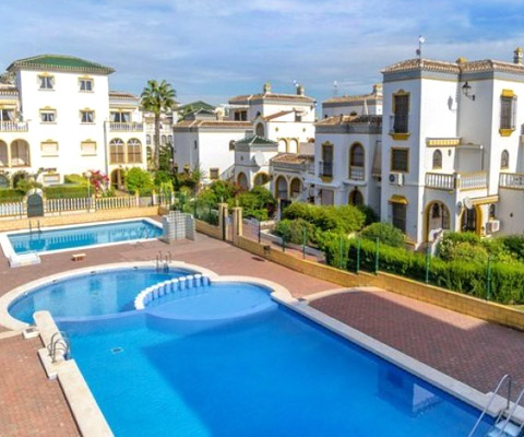 Bungalow z basenem