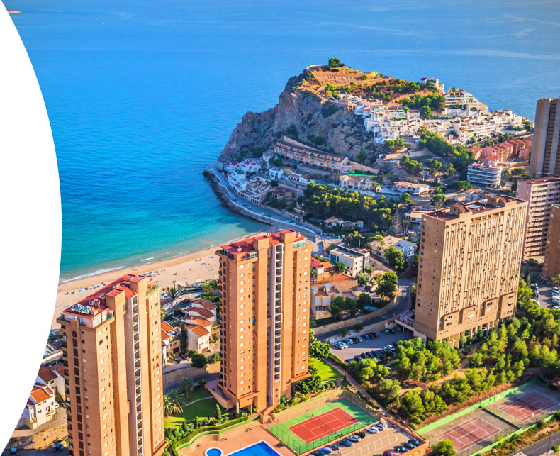 Piękny widok na plażę Benidorm