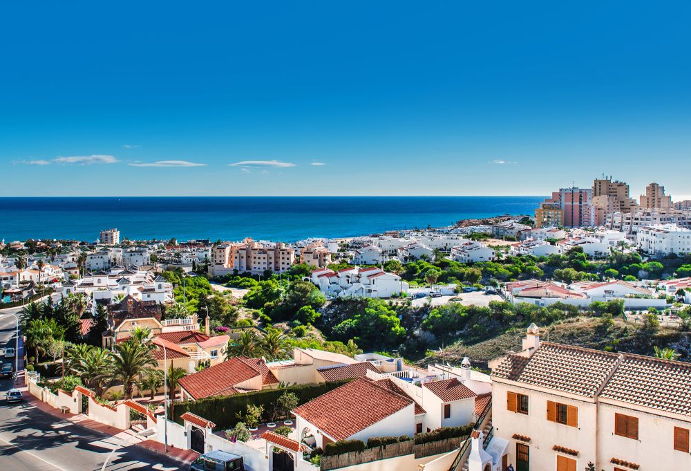 Torrevieja - panorama miasta, widok na morze